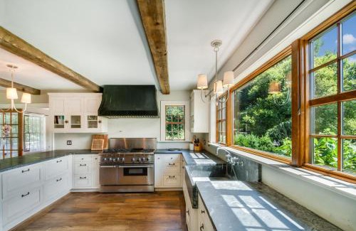 Montauk Villa | 4BR 3BA Hot Tub Media room Weekly rates