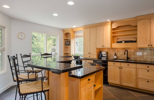 Blueberry Hill House | 4BR | Blueberry Hill Estates | Mountain Views | King Bed | Wood Burning Fireplace | 3 Balconies