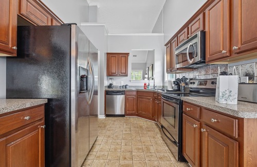 Covington House | 4BR Covington Haven with Private Yard & Porch