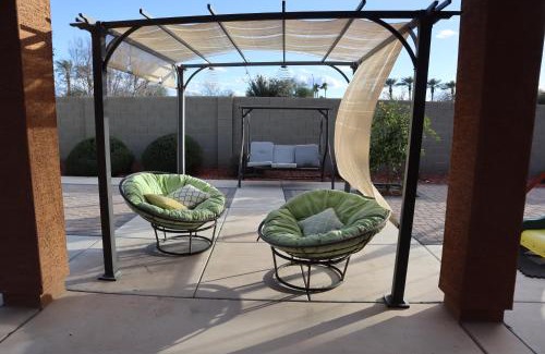 Palm Valley House | 4BR Family Home Golf, Resort, Casino, Fire Pit Oasis in Goodyear