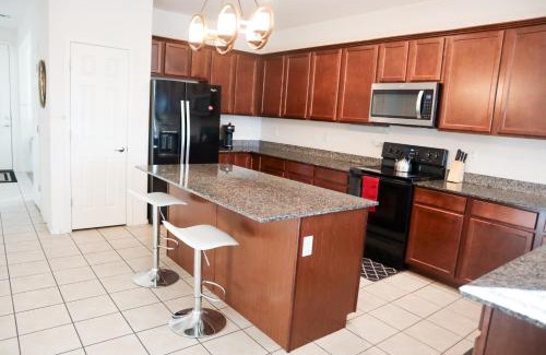 Palm Valley House | 4BR Family Home Golf, Resort, Casino, Fire Pit Oasis in Goodyear