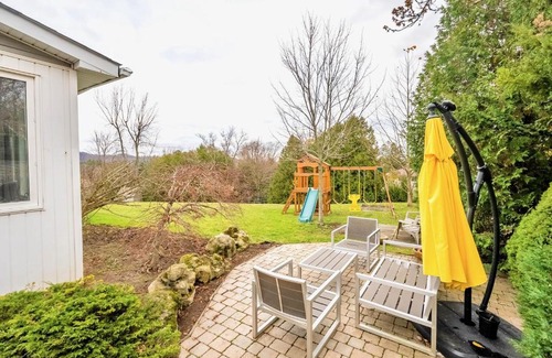 Hamilton House | 4BR Family Home - Spacious Backyard with Playground