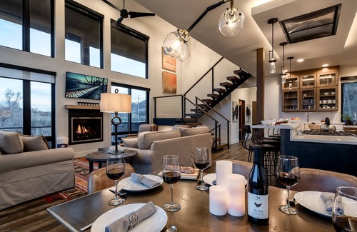 Steamboat Springs House | 4BR + Hot Tub + Deck + Mountain Views - Hilltop Chateau