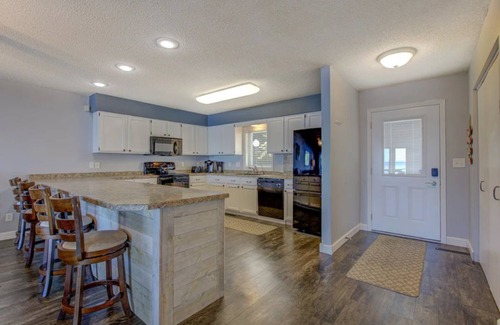 Onamia House | 4BR Izatys Lake Home Mille Lacs Fish-Golf-Swim. Lakeshore, Izatys amenities!