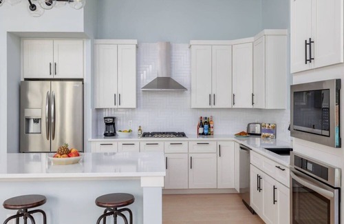 Govalle House | 4BR, King Beds, Free Parking, East Side | Eastview