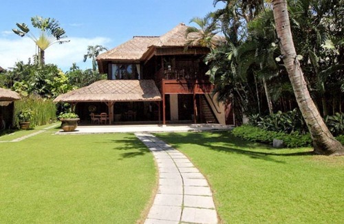 Legian Villa | 4BR Luxury Large Villa - 8Min Walk To Legian Beach!