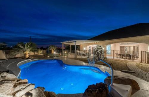 East Mesa House | 4BR Mesa Mountainside Retreat with Pool, Hot Tub and Games