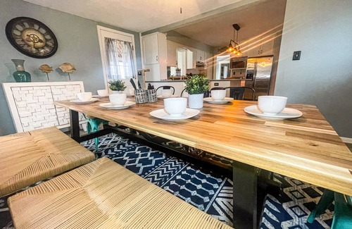 Vermilion House | 4BR New England Style Home
