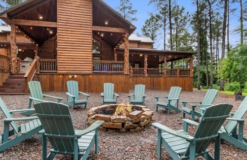 Broken Bow Cabin | 4br Prvt Pool & Games Sleeps 22 + Air Hockey