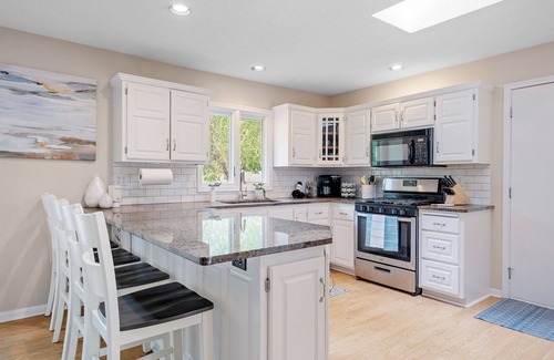 Plymouth House | 4BR Retreat Near Medicine Lake by Lux Life