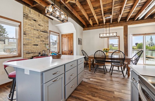 Two Rivers House | 4BR River Retreat: Beach, Boat, Sunsets, Wildlife, Spacious & Serene Escape