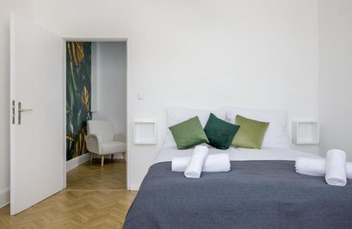 Wiesbaden Apartment | 4BR - Zentral - Geräumig - Terrasse - Altbau - Netflix - Grill - Wifi