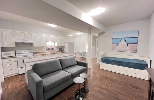 Foothills House | 4Star Foothills Suite, 3 beds