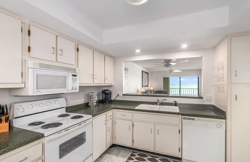 Satellite Beach Condo | 4th Floor Direct Oceanfront