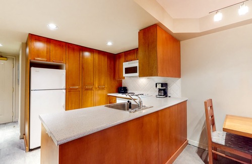 Whistler Village Apartment | 4th-floor mountain studio with gym, balcony, fireplace, washer/dryer, kitchen