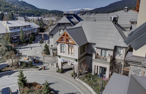 Whistler Village Apartment | 4th-floor studio near ski lifts with golf nearby, gym, fireplace, & jetted tub
