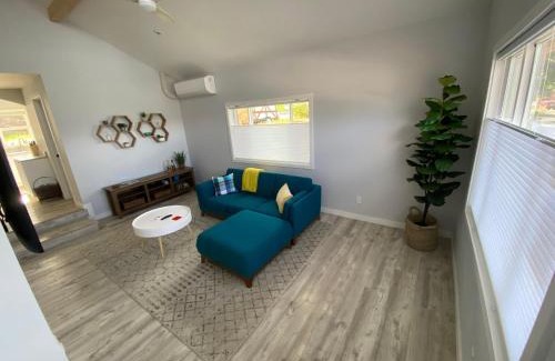 Larkspur House | 4th Street