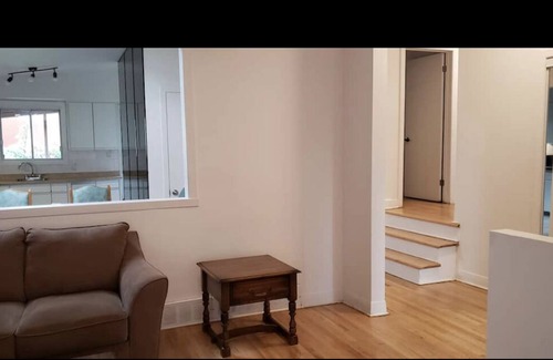 Laval House | 5 1/2 entièrement meublé & équipé dans un bungalow