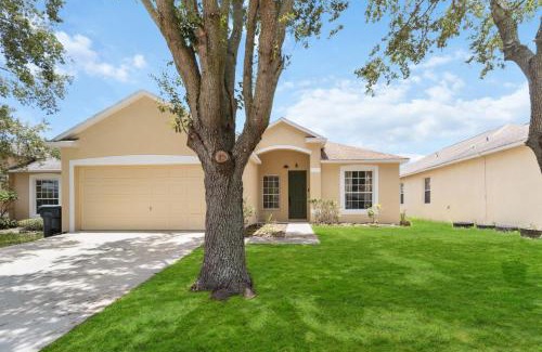 Sunset Ridge House | 5-3 Pool Home Located In Sunset Ridge Community!