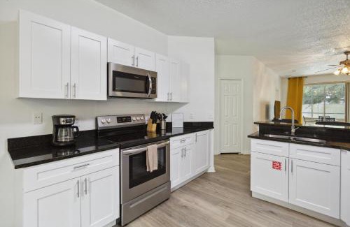 Sunset Ridge House | 5-4 Pool Home Located In Sunset Ridge Community!