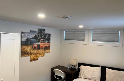 Winnipeg Bed & Breakfast | #5 5 Star Room WPG Central 3kms Of Polo Park Mall