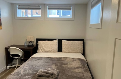 Winnipeg Bed & Breakfast | #5 5 Star Room WPG Central 3kms Of Polo Park Mall