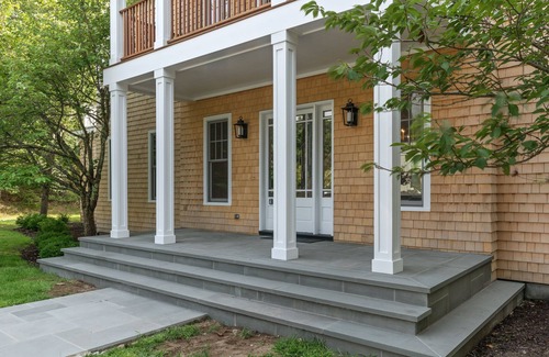 East Hampton House | 5 acre 6 bdrm Estate; large pool and hot tub between Sag Harbor and East Hampton