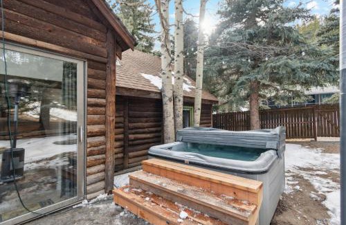 Allenspark House | 5 Bd Cabin W Private Hot Tub