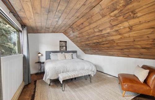 Allenspark House | 5 Bd Cabin W Private Hot Tub