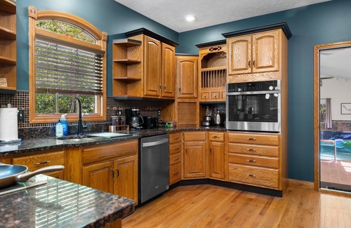 Kalkaska House | 5 BD Pool/Golf Sim/Hot Tub/Sauna/Movie Theatre/Game Room