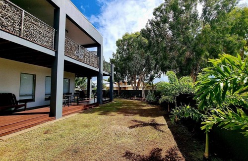 Burrum Heads House | 5 BD quiet Serenia Beach on the corner- Pet friendly-Aircon , Wi fi , kayaks