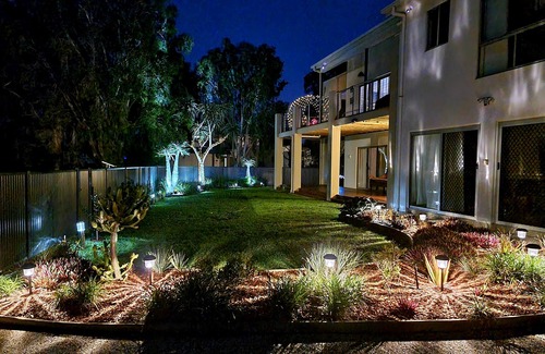 Burrum Heads House | 5 BD quiet Serenia Beach on the corner- Pet friendly-Aircon , Wi fi , kayaks