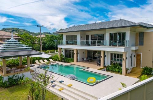 Choeng Thale Villa | 5 Bdr 18 meter Pool villa in Laguna Phuket