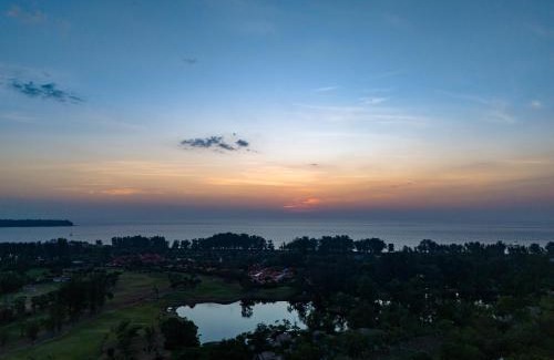 Choeng Thale Villa | 5 Bdr 18 meter Pool villa in Laguna Phuket