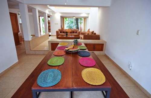 Downtown Cancun House | 5 Bdr-ensuite Bathrooms-private Pool-golf-comfort