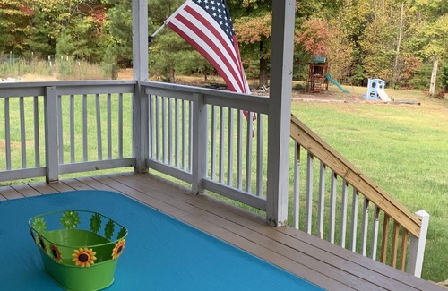 Roxboro House | 5 bdrm, 3 full bth, large living room and fireplace area.