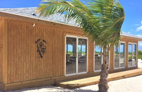 Kemps Bay Villa | 5 Beach Homes Near White Sand Beaches of South Andros