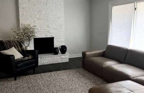 South Central Omaha House | 5 Bed 2 Bath Family + Corporate NEWLY Renovated