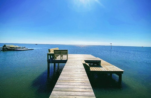 Monteray Shores House | 5 Bed, 3.2 Bath dog friendly soundfront home with hot tub