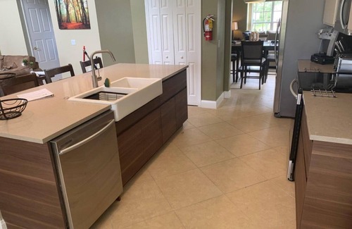 Cumbrian Lakes Villa | 5 Bed, 3 Bath executive home on secure gated community, 15 mins from Disney