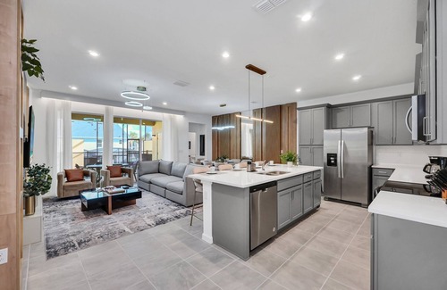 Bay Lake House | 5 BED | 4.5 BATH Townhouse w/POOL Solara Resort 2307Distant