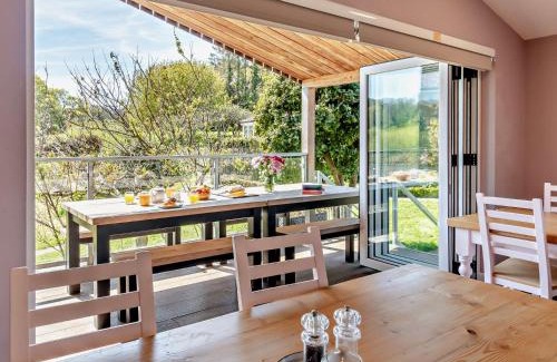 Godshill House | 5 Bed in Godshill 94494