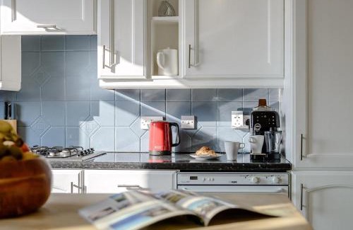 Tynemouth House | 5 Bed in Tynemouth CN125