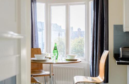 Tynemouth House | 5 Bed in Tynemouth CN125