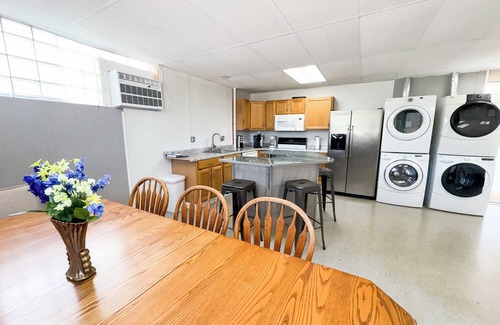 Anchor Bay Harbor Apartment | 5 bedroom, 1.5 Bath, Ground Floor, Ranch Style Unit, Sleeps 12, Boat Launch, NEW