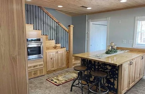 Port Huron House | 5 bedroom, 3 bath, beautiful hickory kitchen, large living space, sleeps 14