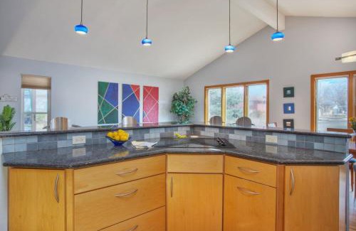 Keewayden House | 5 bedroom, 3 bath - Sleeps 12, Great for Families