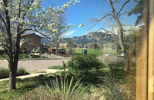 Keewayden House | 5 bedroom, 3 bath ~ Sleeps 12, Great for Families