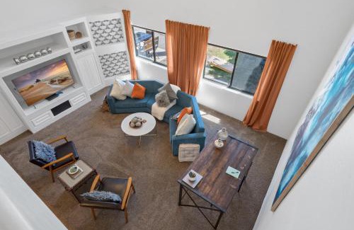 Glendale House | 5 Bedroom 4 Bath Boutique Home PREMIUM LOCATION + heated pool option