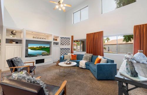 Glendale House | 5 Bedroom 4 Bath Boutique Home PREMIUM LOCATION + heated pool option